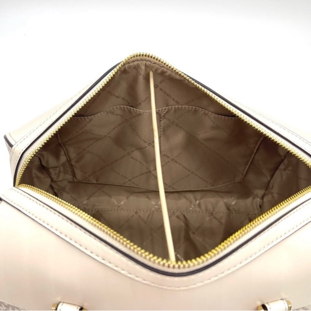 Michael Kors Medium Duffle Satchel Crossbody Bag & Large Bifold Wallet White - Picture 7 of 10